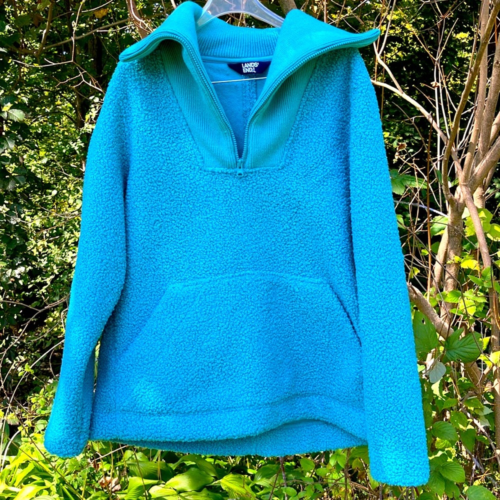 Lands end zip up sweatshirt! Cozy size medium!